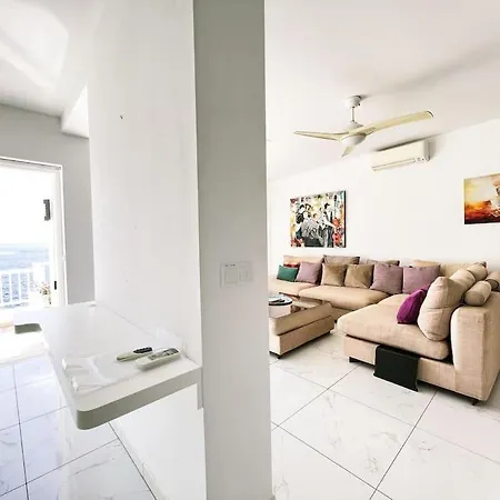 Studio In Barandas, *